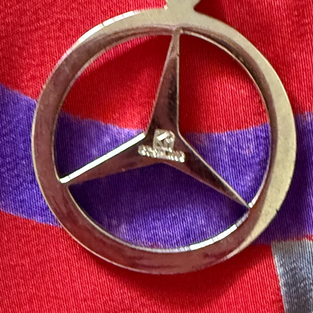 Mercedes Benz silk scarf and Silver key chain (SET 2 items) - Picture 7 of 7